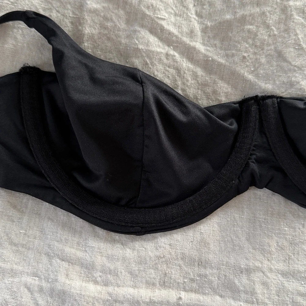 Frankie's Bikinis Black Women's swim suit top only SIZE LARGE - Picture 5 of 7